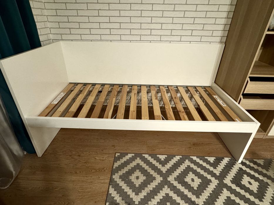 Łóżko IKEA Malm 90x200