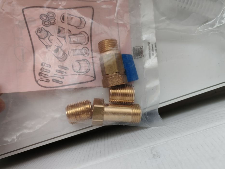 Проточний водонагрівач Bosch Tronic 4000 15/18/21 ( Заводський брак) )