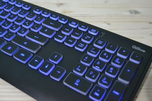 QLIVE 8.100 PC Keyboard64575352804097124