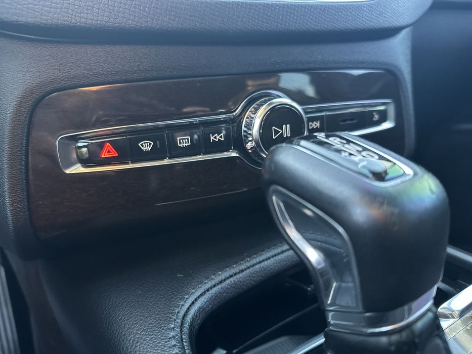 Продам Volvo XC90