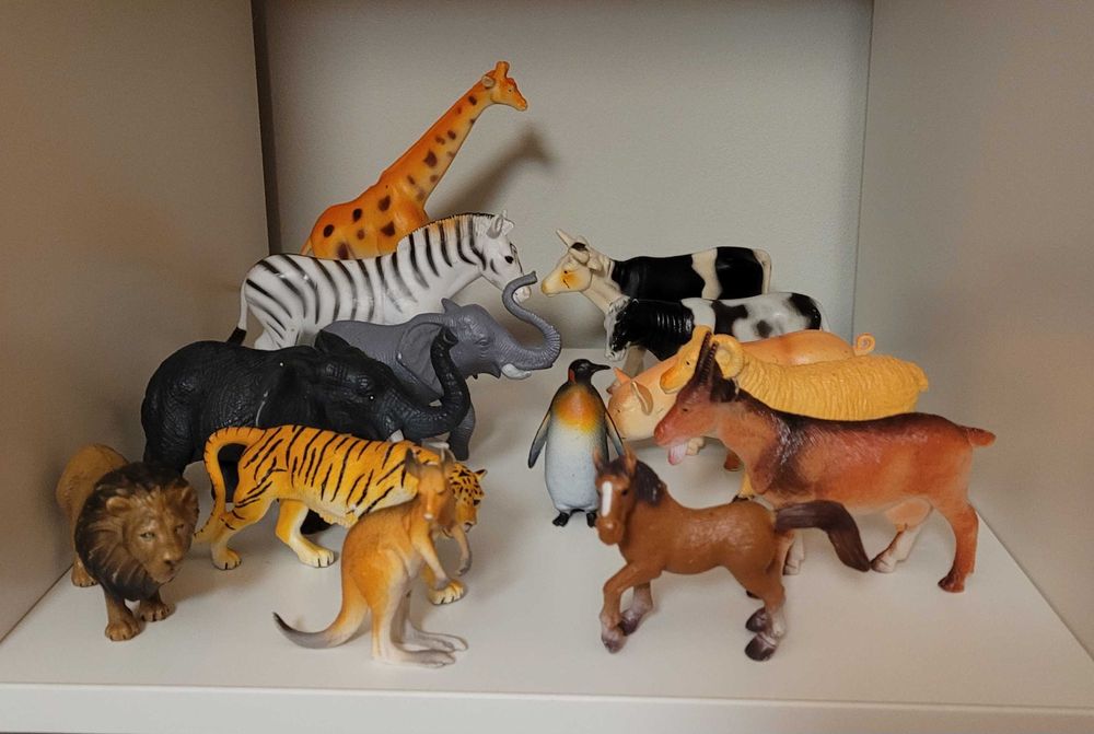 Zwierzęta minaturki figurki 14 szt