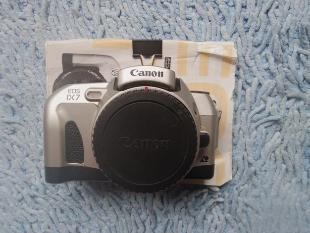 Canon EOS IX7 analógica