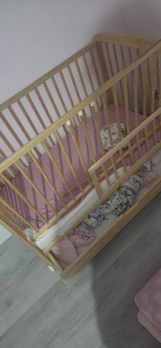 Łóżeczko 120/60 na kólkach z szufladą i materacem