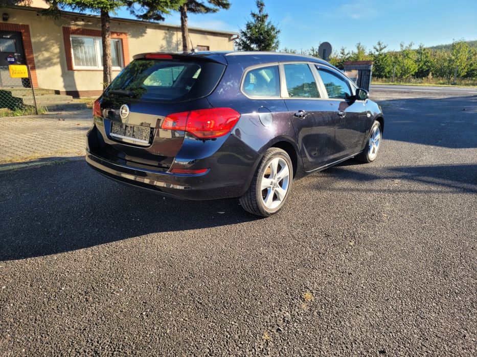 Opel Astra J  KOMBI LPG