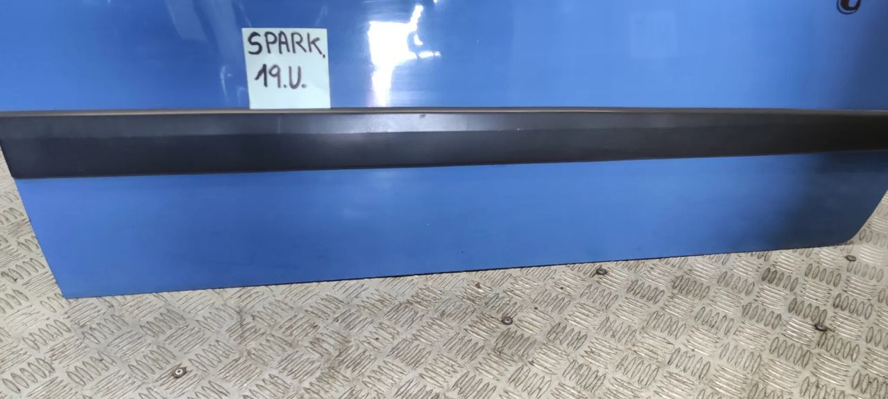 spark drzwi prawy przód kod lak. 19u