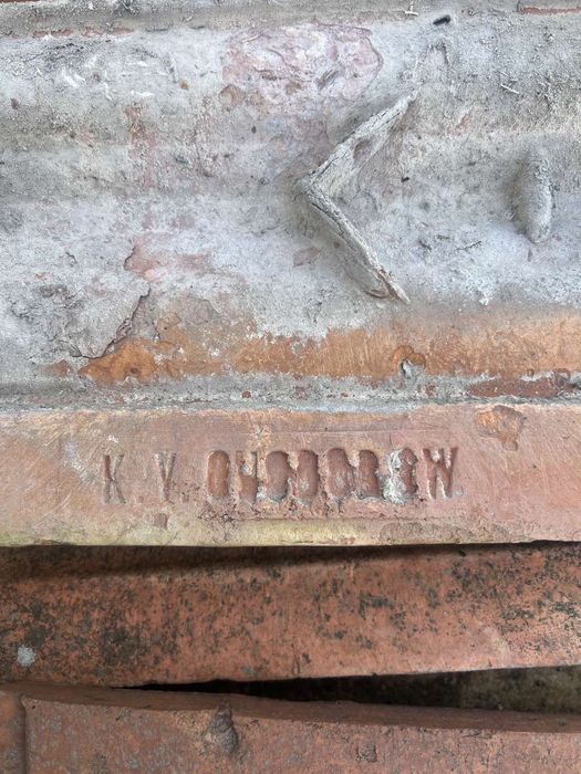 Черепиця дахівка з клеймом