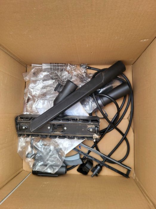 sprzedm odkurzacz piorący karcher se 4001