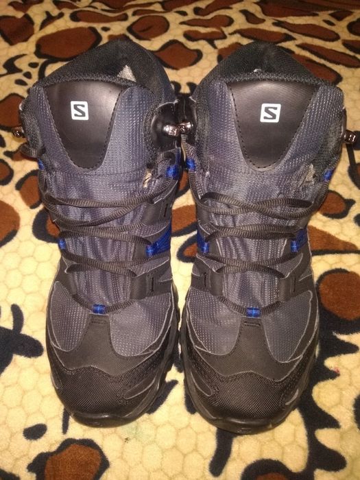 Продам чоловічу обувь Salmon