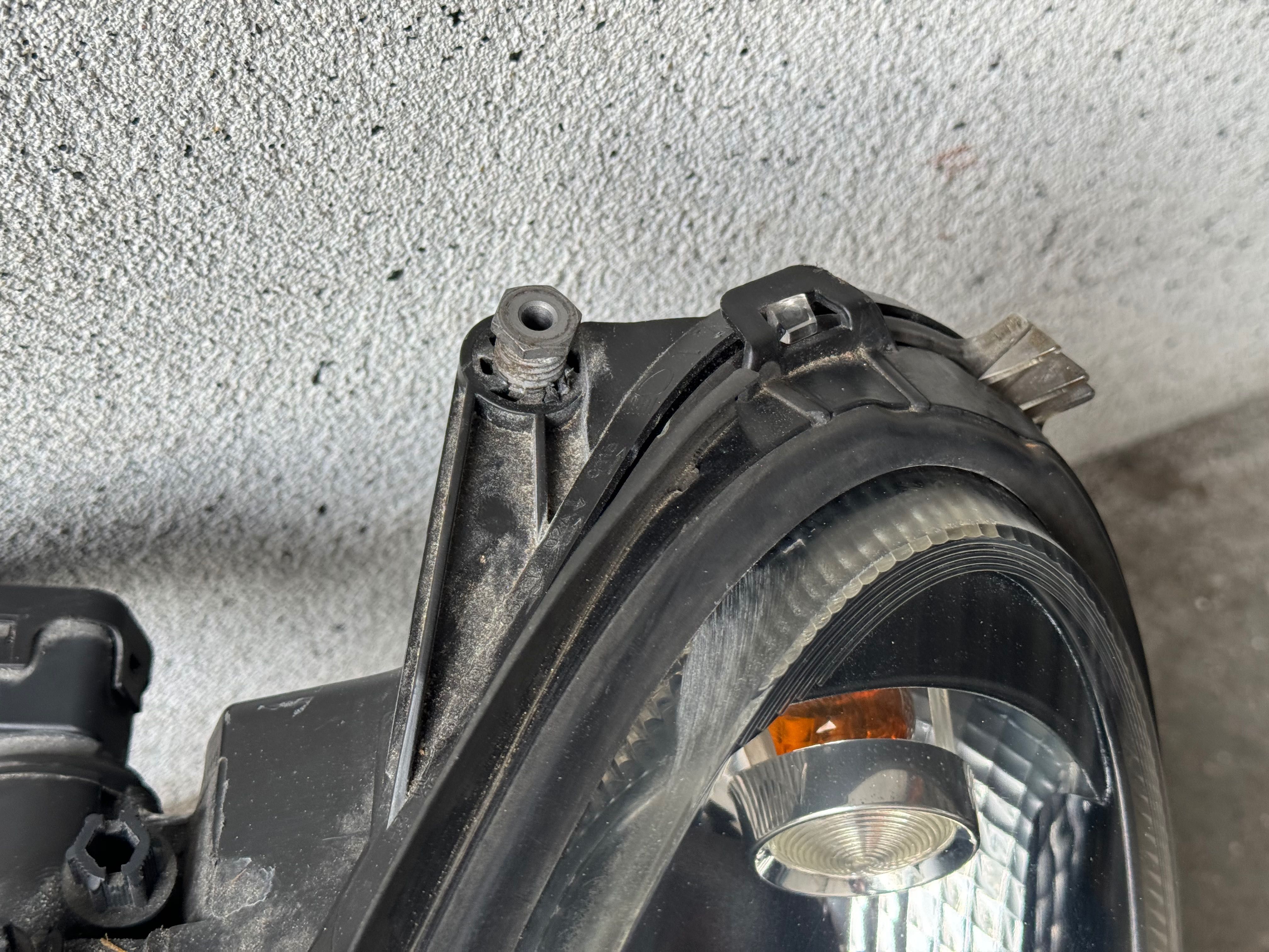 Lampy przednie Mercedes CLS w219 AMG xenon skrętny EU cale igła kpl