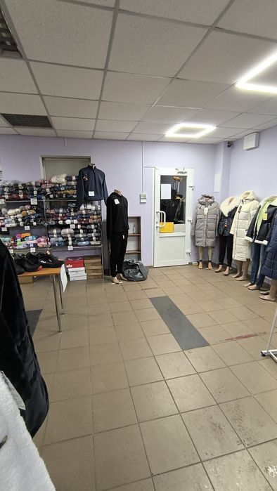 ЦЕНТР . Приміщення  93 кв. Торг.