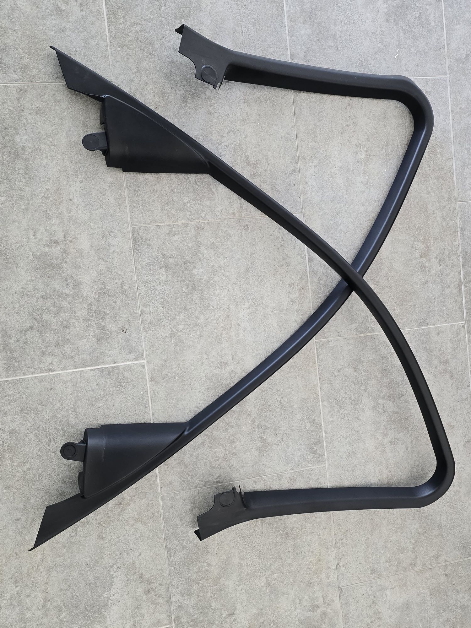 Aro Portas BMW F30 sem Tweeter