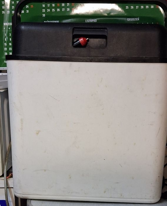 Lodówka turystyczna samoxhodowa 12v