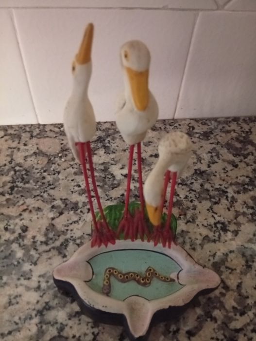 Cinzeiro de louça com flamingos. Vintage