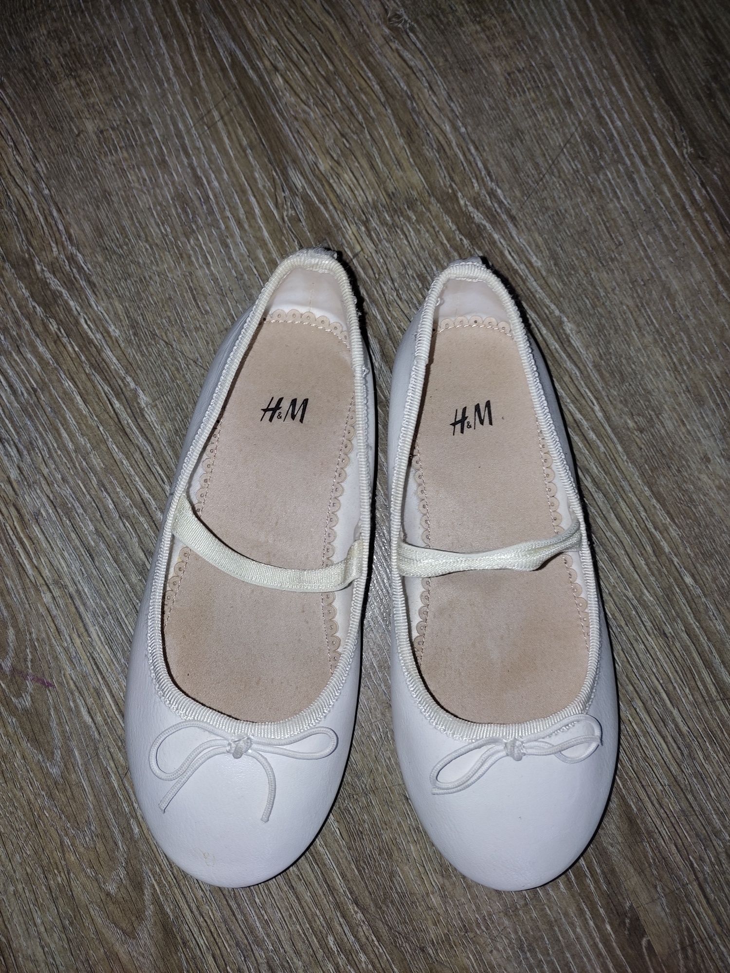 Фірмові черевички H&M