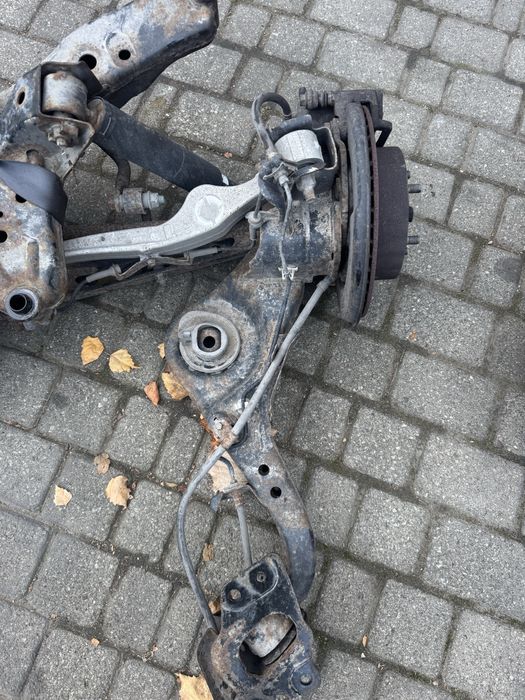 Задня передня балка Рено колеос Renault Koleos