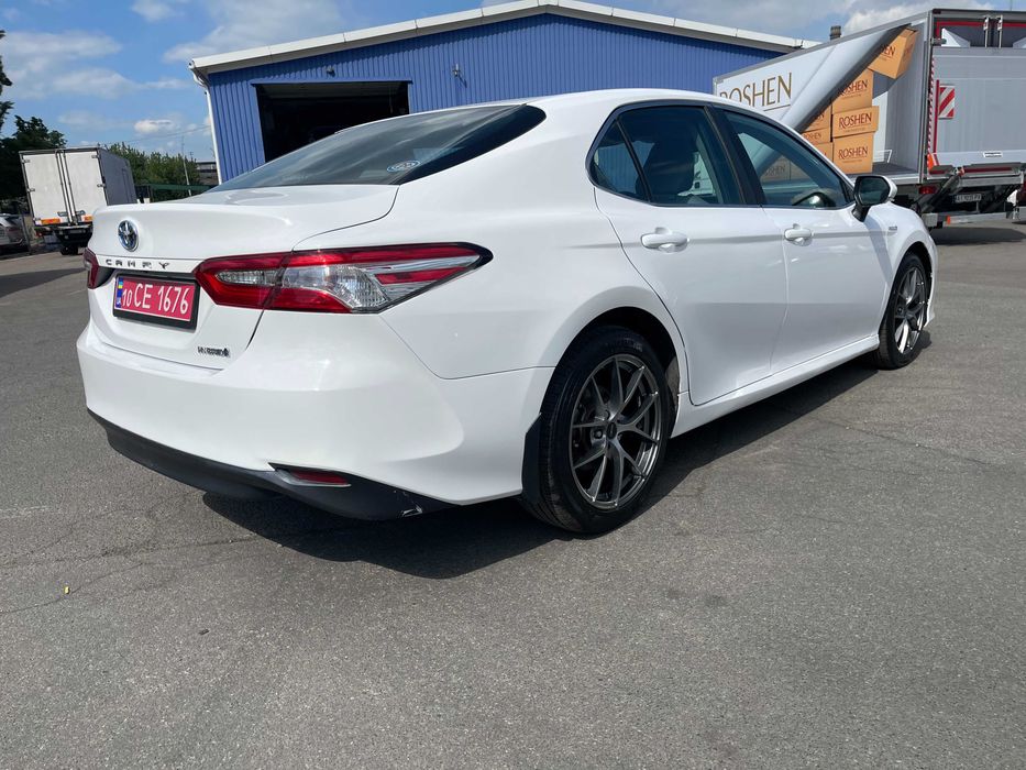 Продам Toyota Camry 2019