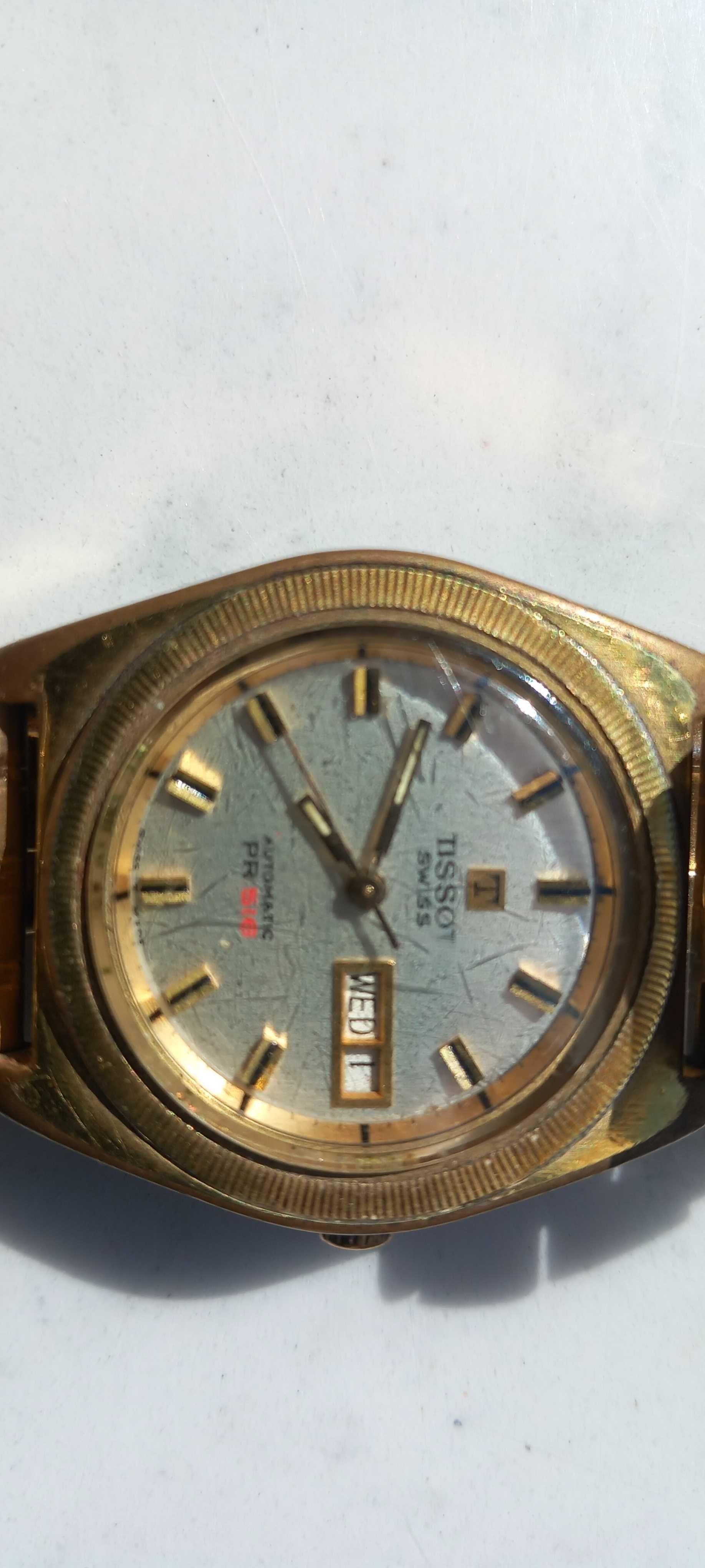 Stary szwajcarski zegarek Tissot.
