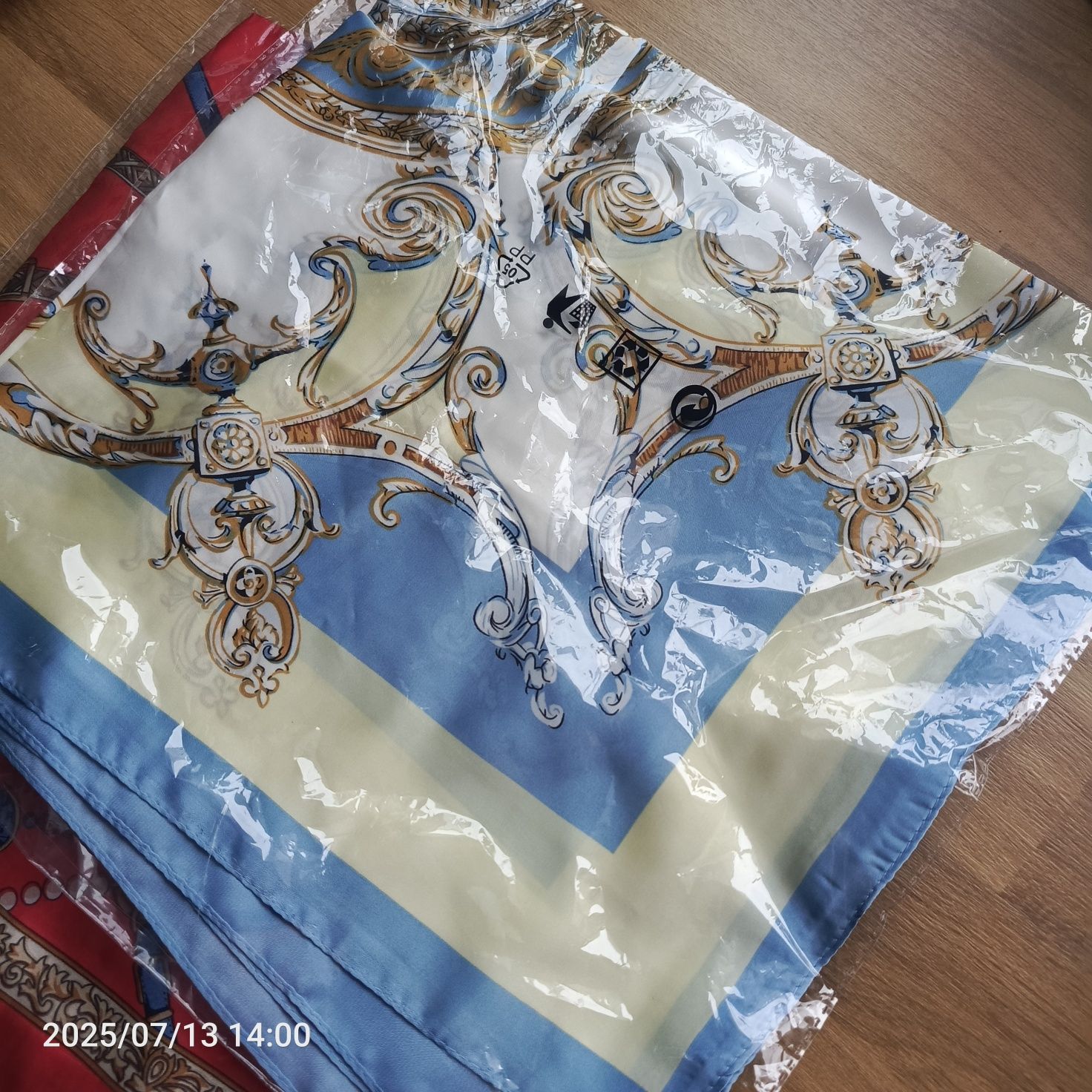 Nowa przepiękna kwadratowa Apaszka 70 cm jedwab sztuczny