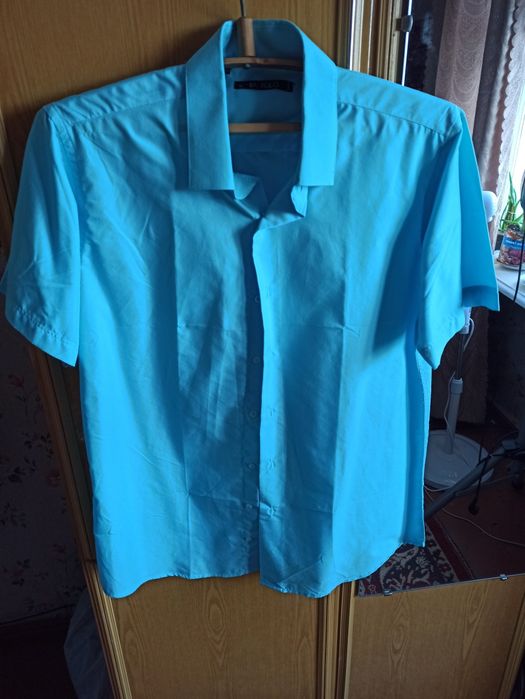 Продам мужскую рубашку.
