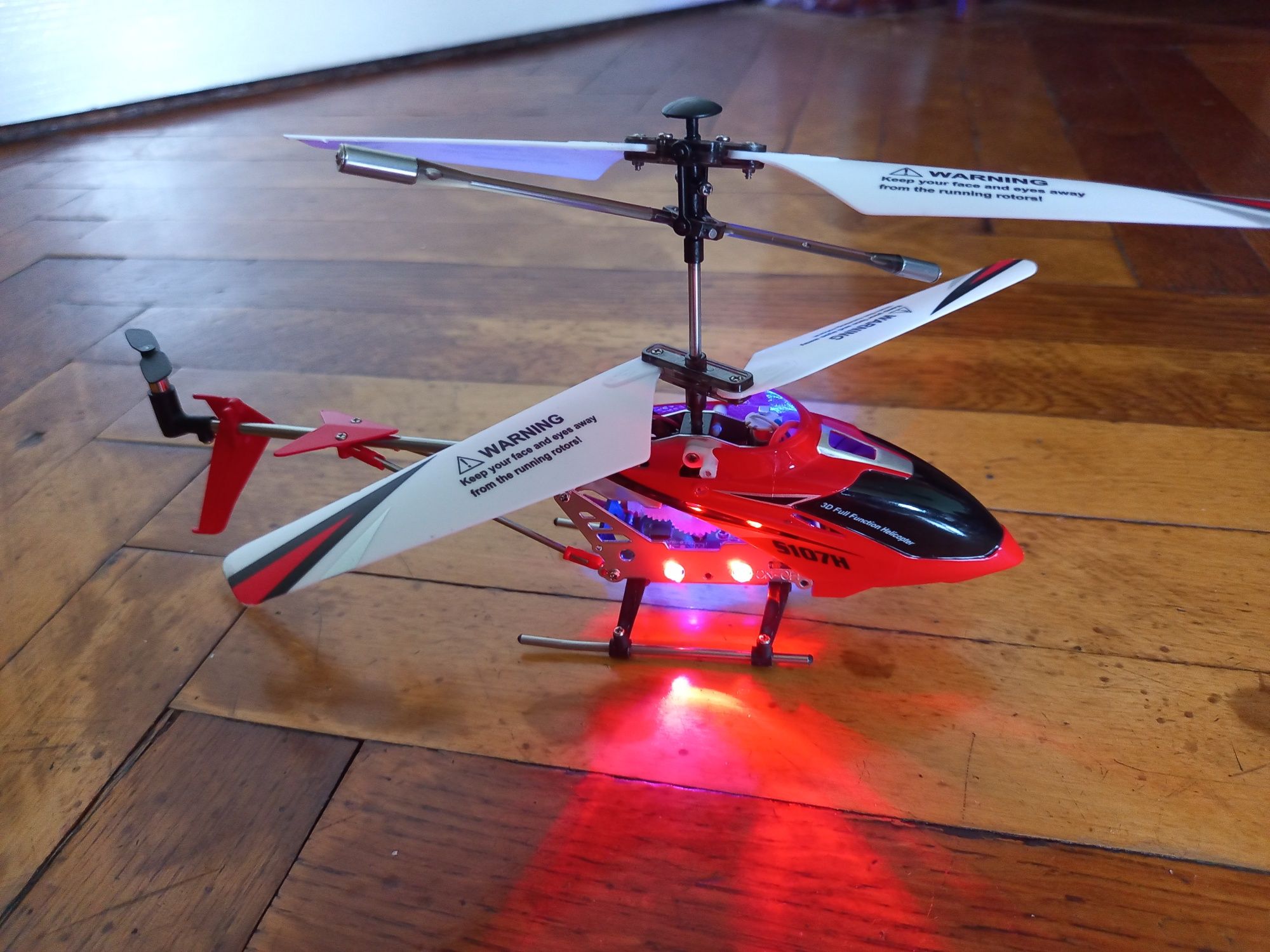 Вертолёт на радиоуправлении Syma s107h