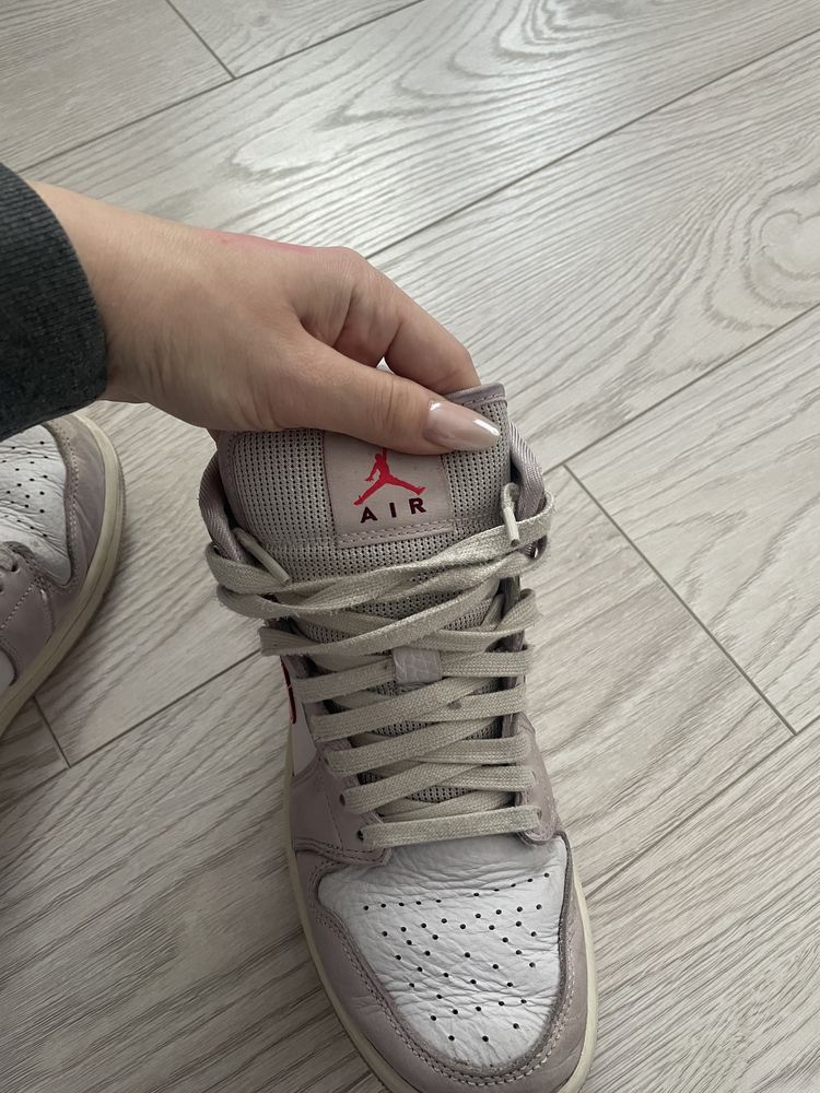 Nike Air Jordan 1 Mid Valentine’z Day (W)