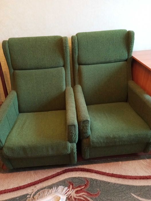 Продам диван і крісла