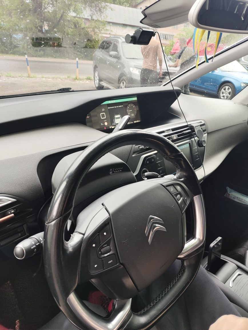 Продам Citroen C4 grand picasso.