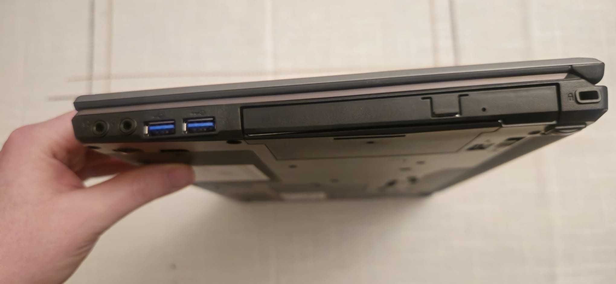 Laptop Fujitsu E736 i7-6500U 16 GB RAM 13'' Używany