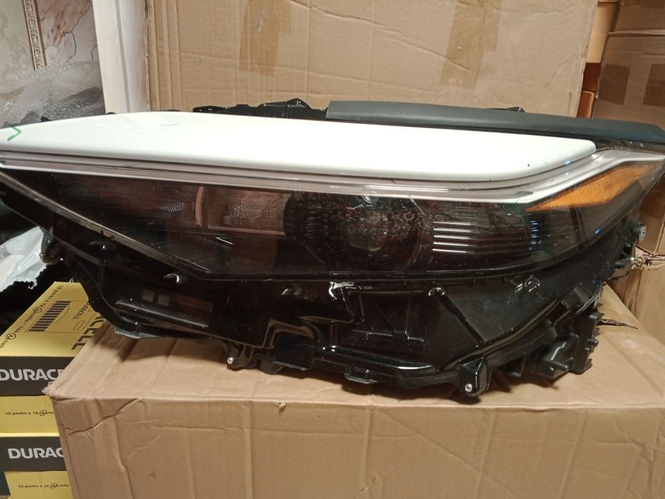 Фара левая Toyota BZ4X  2024 с блоком управления