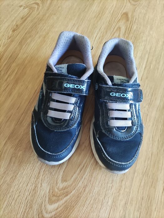 Sprzedam buciki świecące Geox rozmiar 27