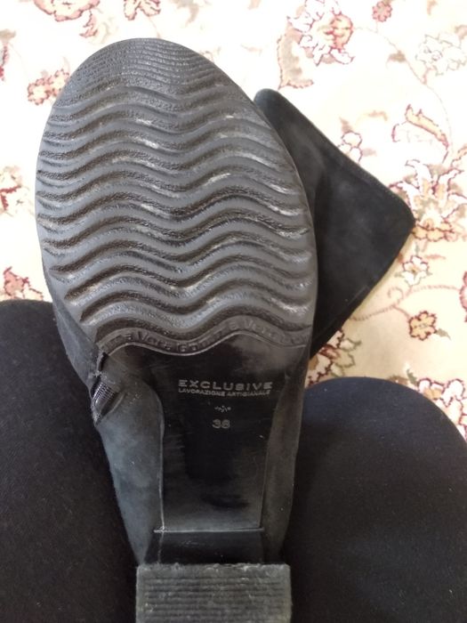 Чоботи зимові, замшеві.