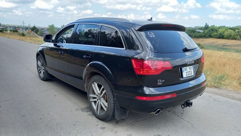 Продам Audi Q7 4.2