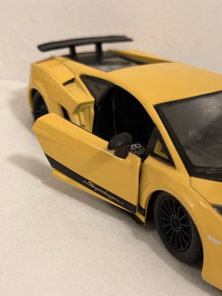 Модель Lamborghini Gallardo 1:24