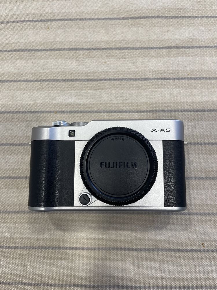 Vendo Fujifilm X A5 para peças ( ler descrição)