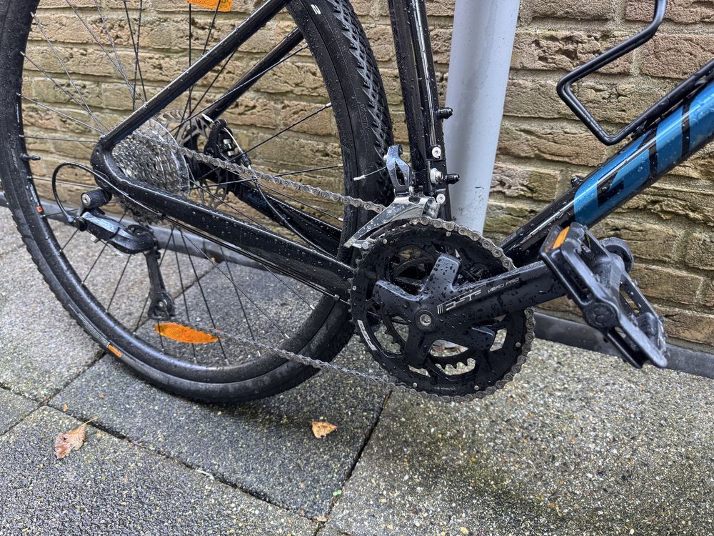 Gravel Giant Revolt Rozmiar L Sora 2x9