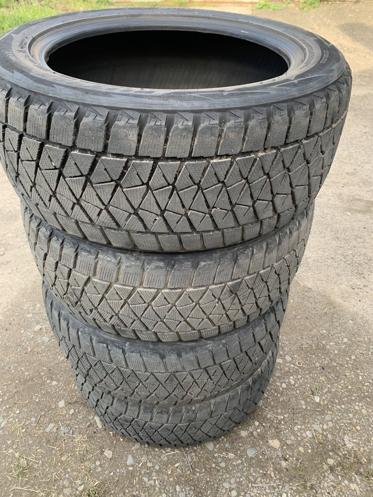 Резина зимняя Bridgestone Blizzak DMV2 265/50 R19