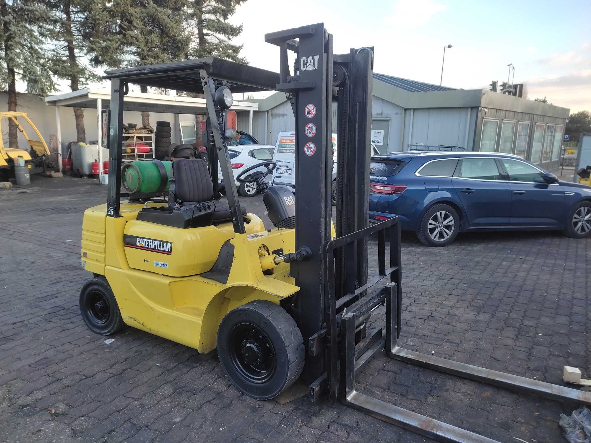 Caterpillar GP25 wózek widłowy 2,5T LPG