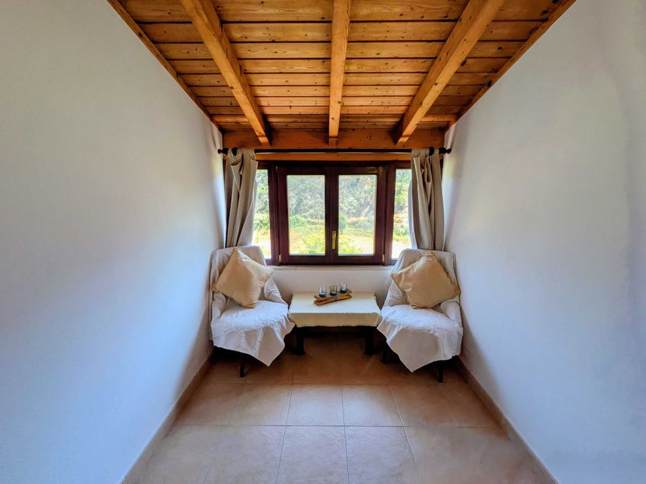 Retiro na natureza com terraço e vista