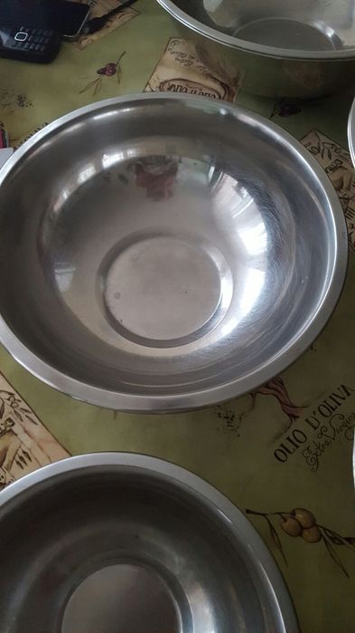 Железные кухонные миски в количестве 6 штук разного обьема