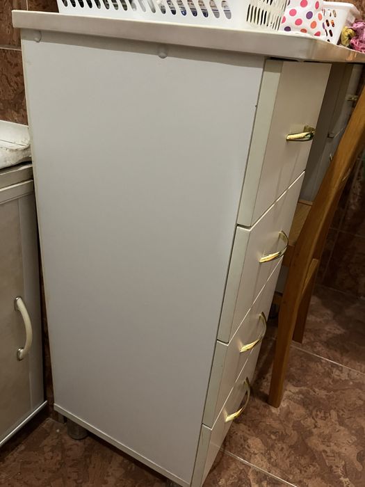 Продається столик