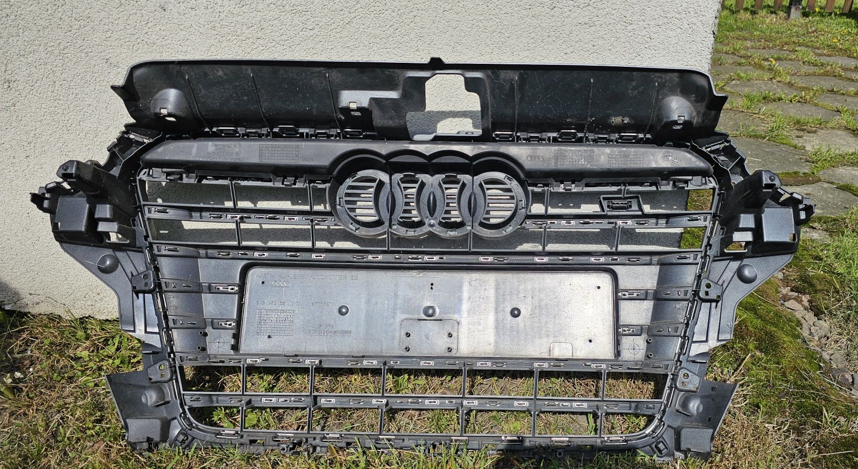 Audi S3 8V3 Grill  8V3