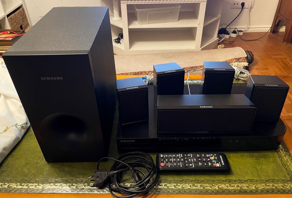 Home Theatre DVD/Blu-ray 3D Samsung HT-J4500 5.1 500W