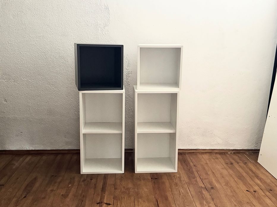 4 estantes de parede IKEA VALJE em muito bom estado