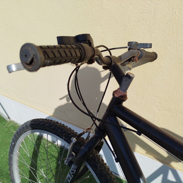 Bicicleta GKX em bom estado