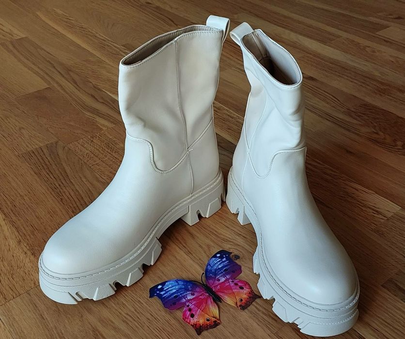 Сапоги полусапожки женские белые размер 39