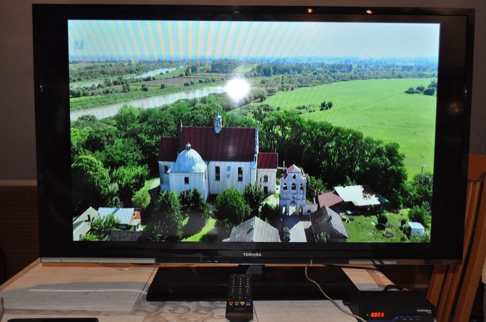Telewizor Toshiba 40" 40RL938 z pilotem.
