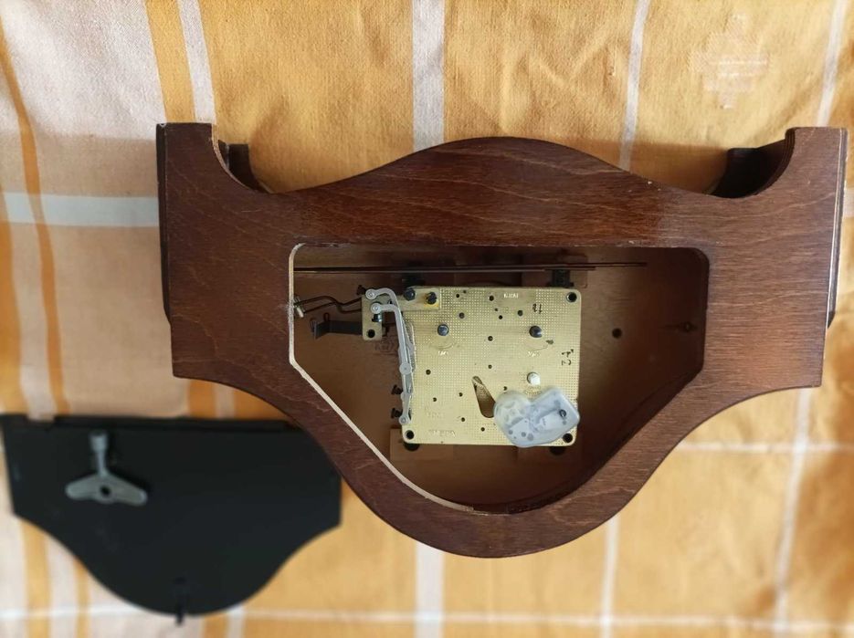 Часы настольные с боем "Весна", б/у