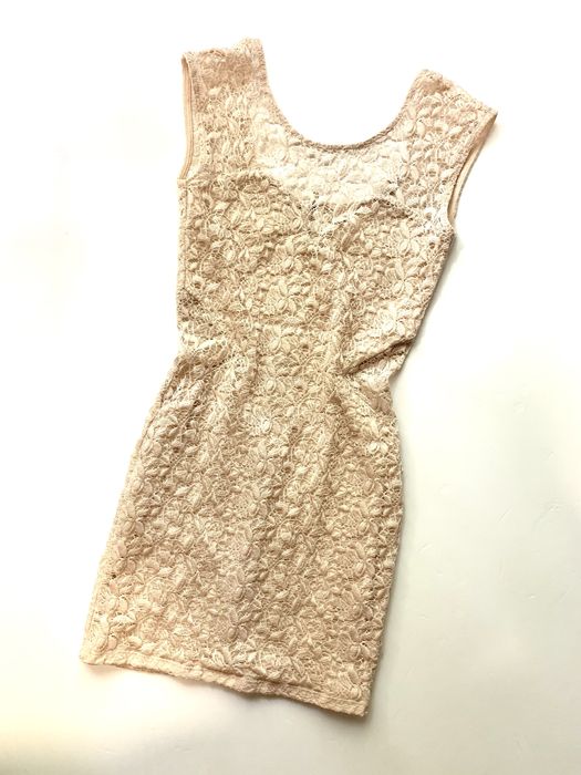 Платье кружевное мини