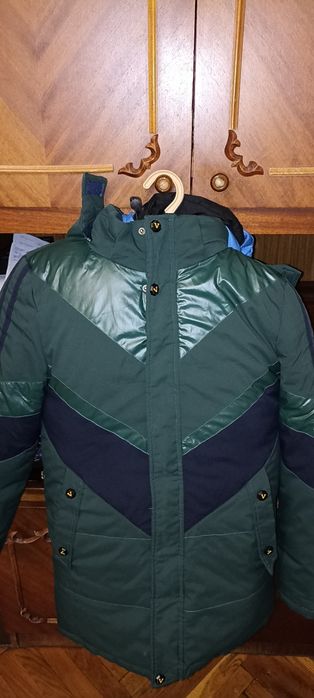 Продам куртку на підлітка