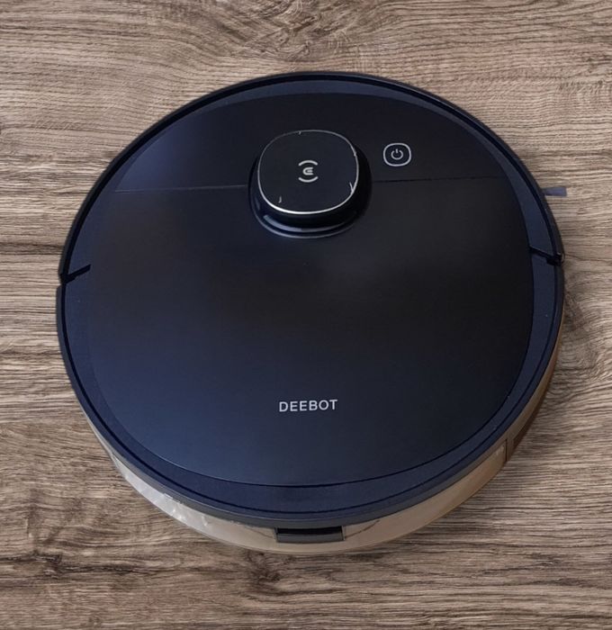 Робот пилисос DEEBOT
